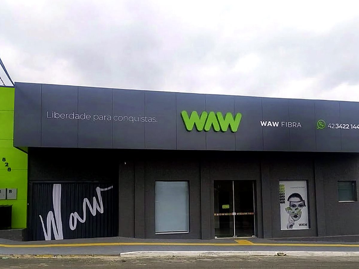 Fachada da loja WAW em Irati